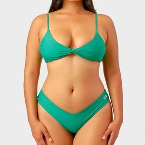 BRAND NEW Blackbough Emerald Tona Top